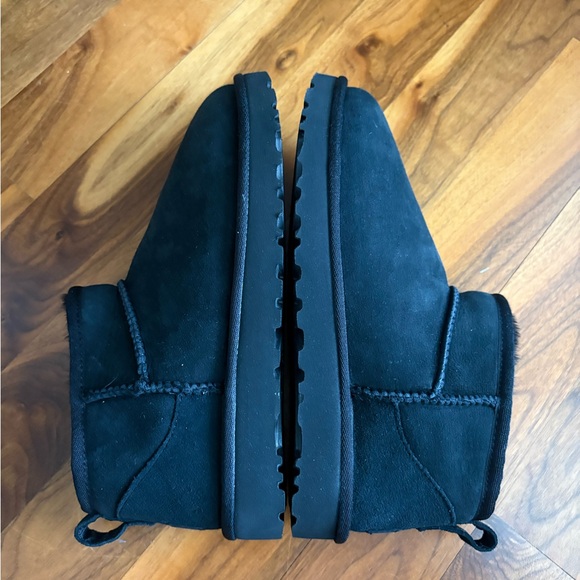 UGG Classic Ultra Mini, Size 9, NEW - Picture 8 of 16